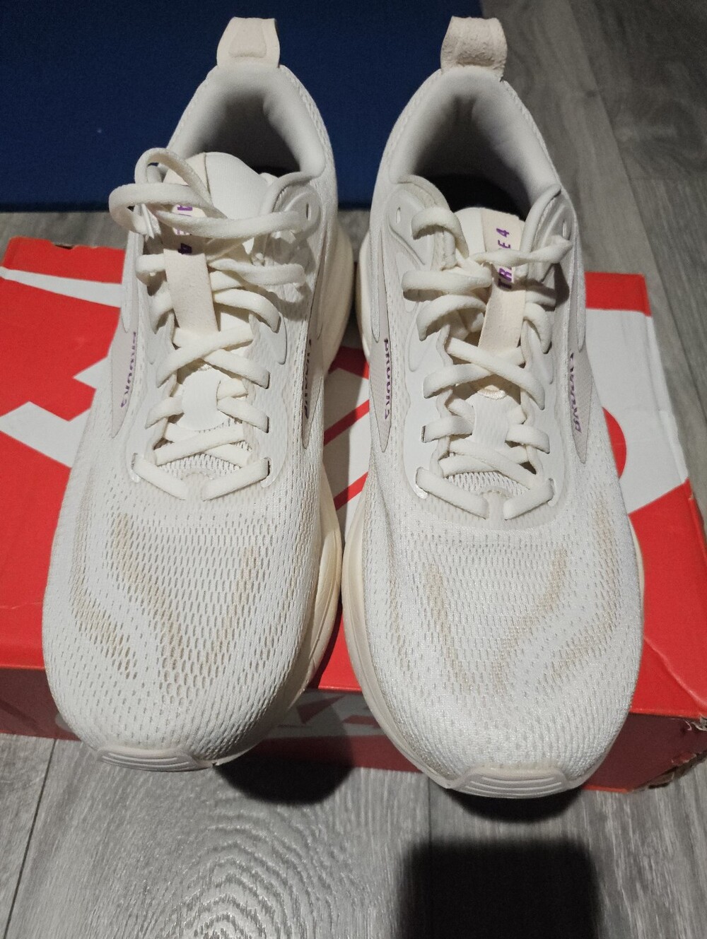 Brooks Women's Cream/White Running Shoes